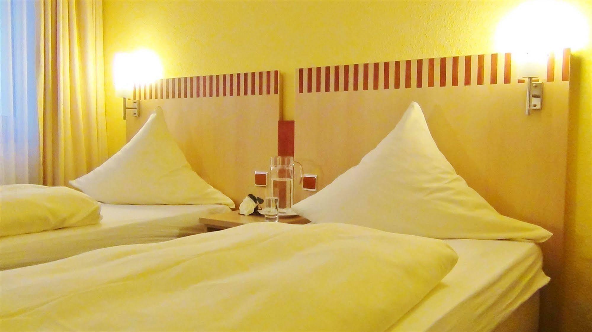 Bach Hotel Porta Westfalica Exterior photo